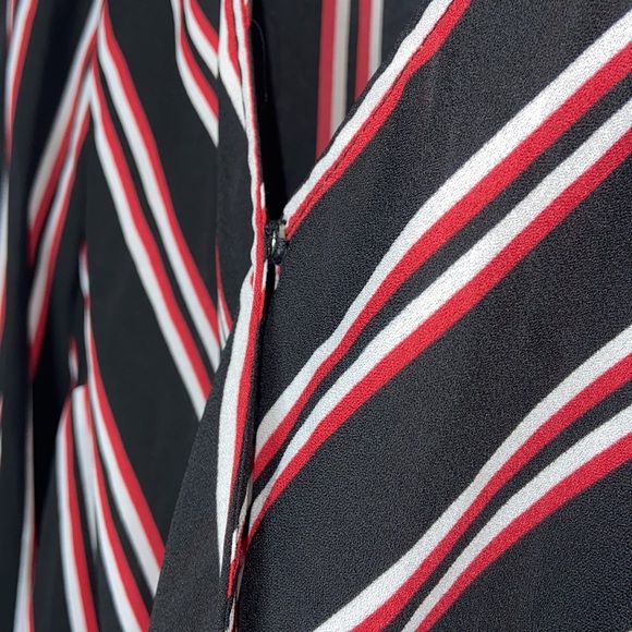 ✨🆕 H&M Divided Blouse - NWT 🏷✨ - Picture 3 of 5